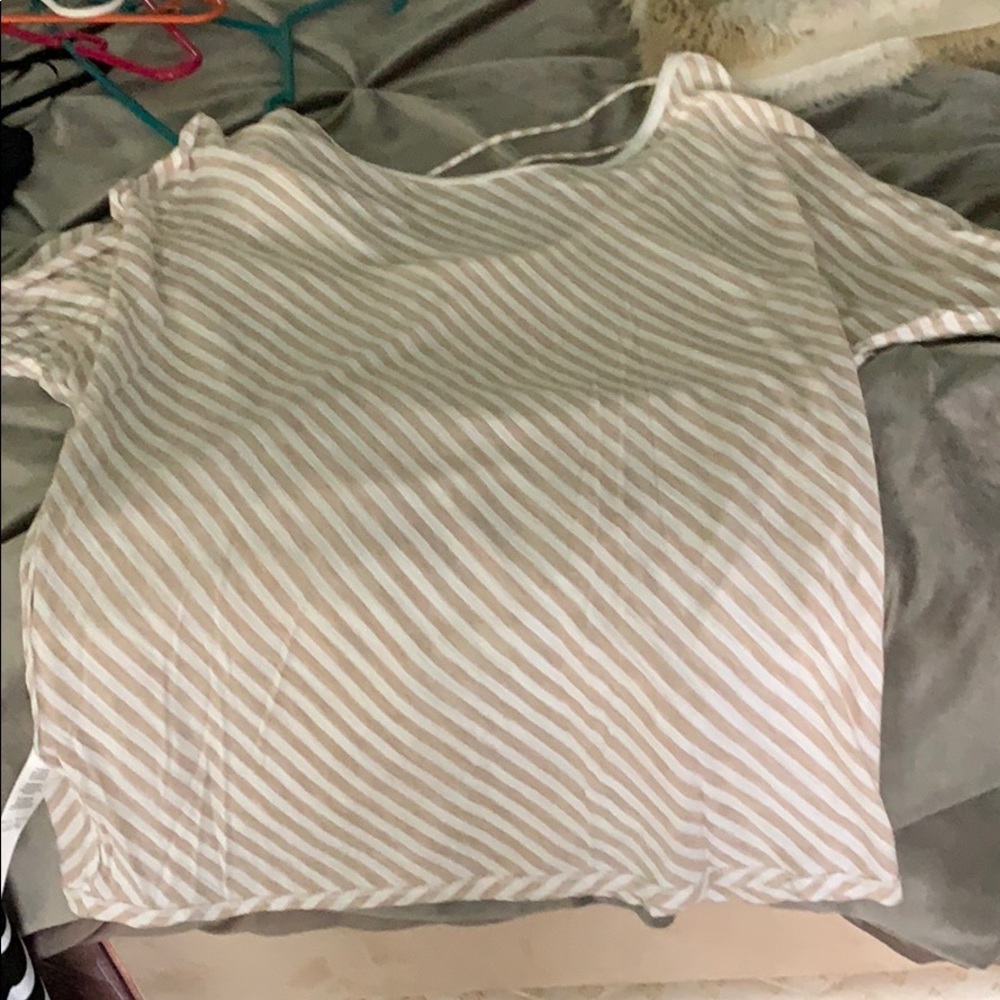 Top size large - Picture 2 of 2